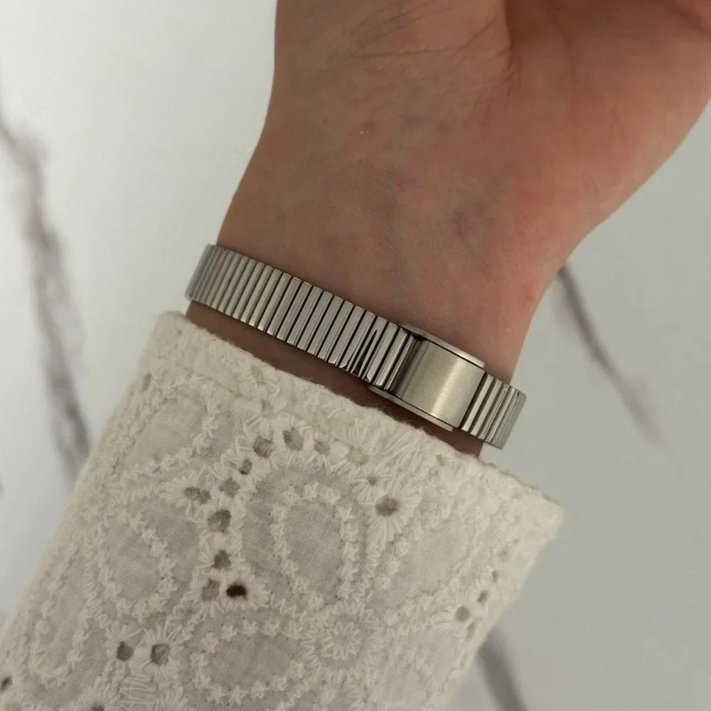 Sku:0340 Silver white dial Women Casual Quartz Watch Stainless‎ Steel +gift box